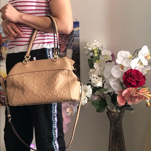 COACH and in a pristine condition. Very minimal used. - Picture 5 of 6